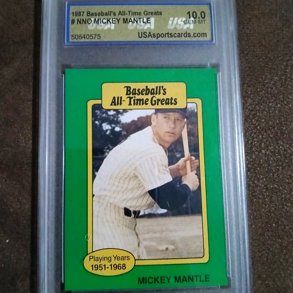 Profesionally graded Gem Mt 10 Mickey Mantle baseball card.